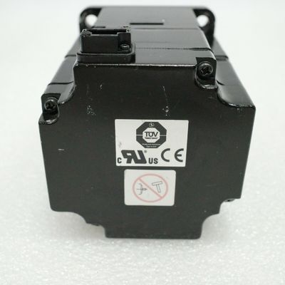 Yaskawa SGMPS-04ACA2C AC SERVO MOTOR 400W 3000RPM 200V 2.6A NEW