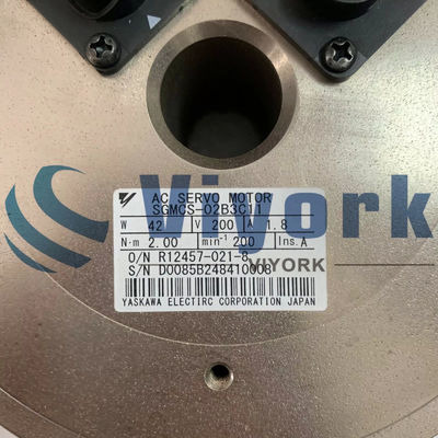 Yaskawa SGMCS-02B3C11 AC SERVO MOTOR 500 RPM MAX 200 VAC NEW